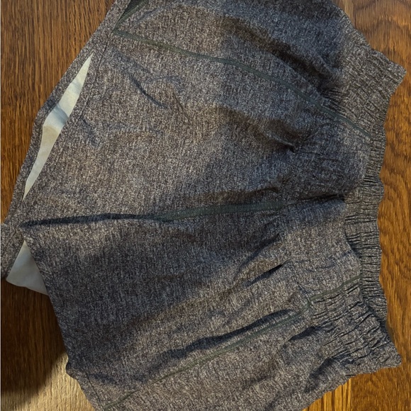 lululemon athletica Men's Heathered Gray Athletic Shorts - Picture 2 of 2